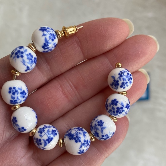 Lucky Brand hoop earrings - Picture 2 of 4